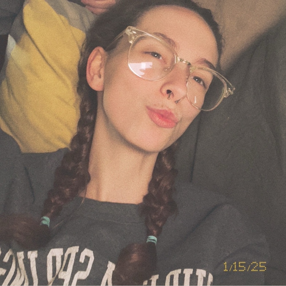 Meet your Posher, Becca